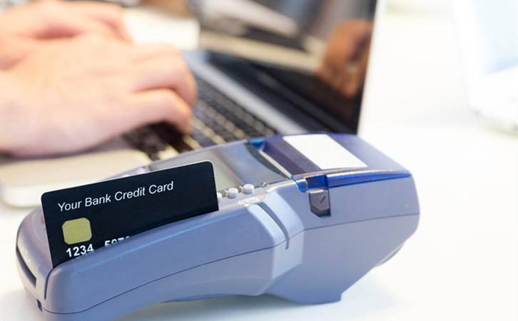 快錢(qián)pos機(jī)刷卡1萬(wàn)手續(xù)費(fèi)